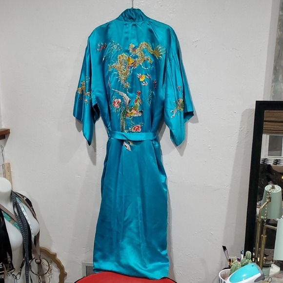 Vintage 100% Silk Embroidered Authentic Oriental Robe